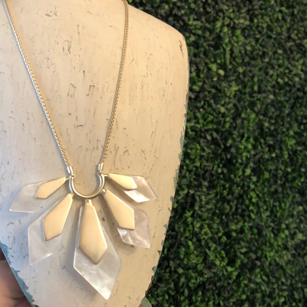 Kendra Scott Mari Necklace